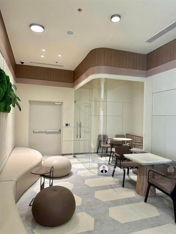 Sang trọng 1 căn hộ 83m2 2 phòng ngủ 16 triệu/th ở ngay liền, đầy đủ nội thất, view hồ bơi, lk81