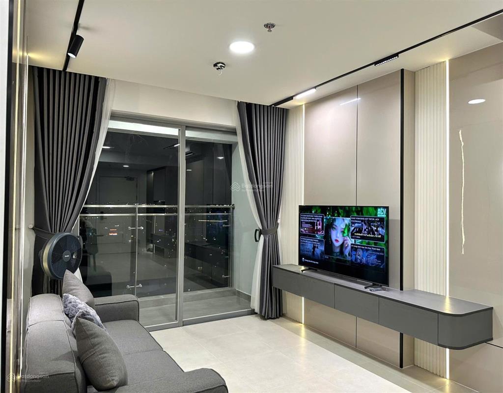 Sang trọng 1 căn hộ 83m2 2 phòng ngủ 16 triệu/th ở ngay liền, đầy đủ nội thất, view hồ bơi, lk81