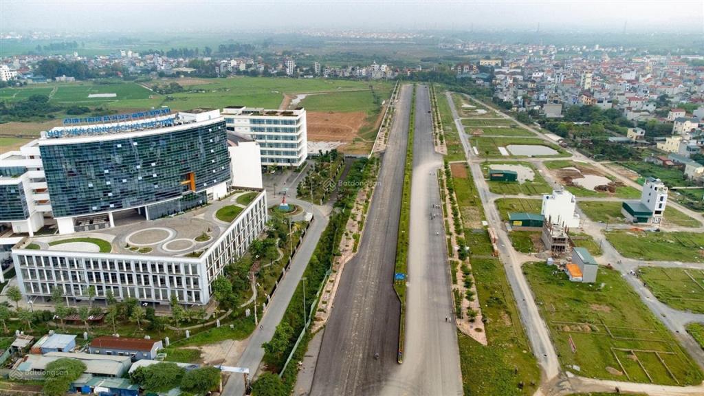 Chính chủ em cần bán lô góc đất dịch vụ khu 12,5ha xã an khánh , mặt đường rộng 21m