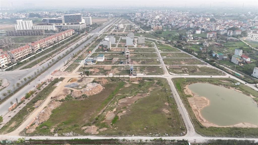 Chính chủ em cần bán lô góc đất dịch vụ khu 12,5ha xã an khánh , mặt đường rộng 21m
