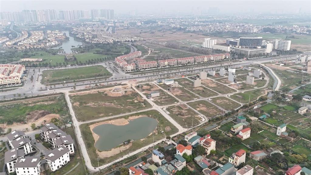Chính chủ em cần bán lô góc đất dịch vụ khu 12,5ha xã an khánh , mặt đường rộng 21m