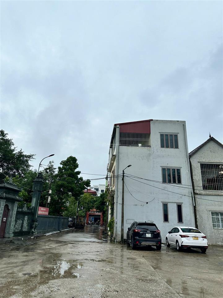 Chính chủ em cần bán căn nhà 3 tầng dân xây tâm huyết, kiên cố. tại thôn an hạ xã an khánh hà nội
