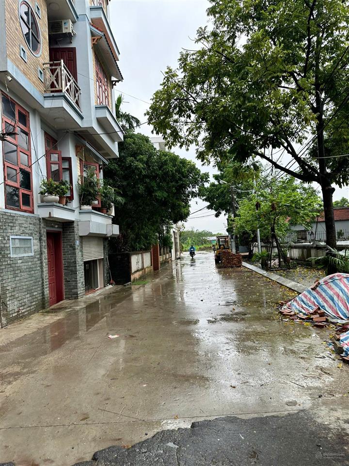 Chính chủ em cần bán căn nhà 3 tầng dân xây tâm huyết, kiên cố. tại thôn an hạ xã an khánh hà nội