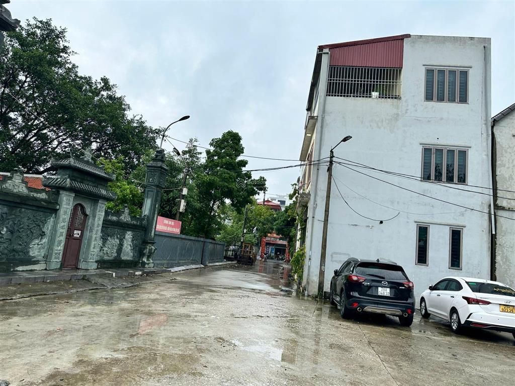 Chính chủ em cần bán căn nhà 3 tầng dân xây tâm huyết, kiên cố. tại thôn an hạ xã an khánh hà nội