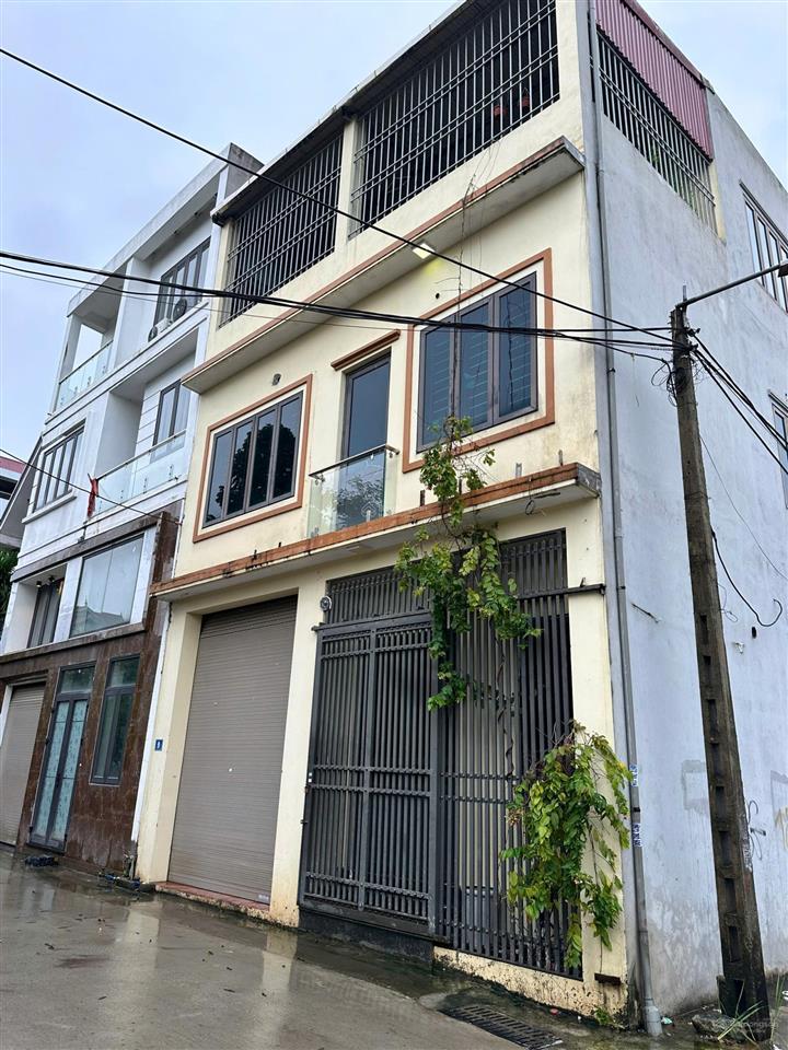 Chính chủ em cần bán căn nhà 3 tầng dân xây tâm huyết, kiên cố. tại thôn an hạ xã an khánh hà nội