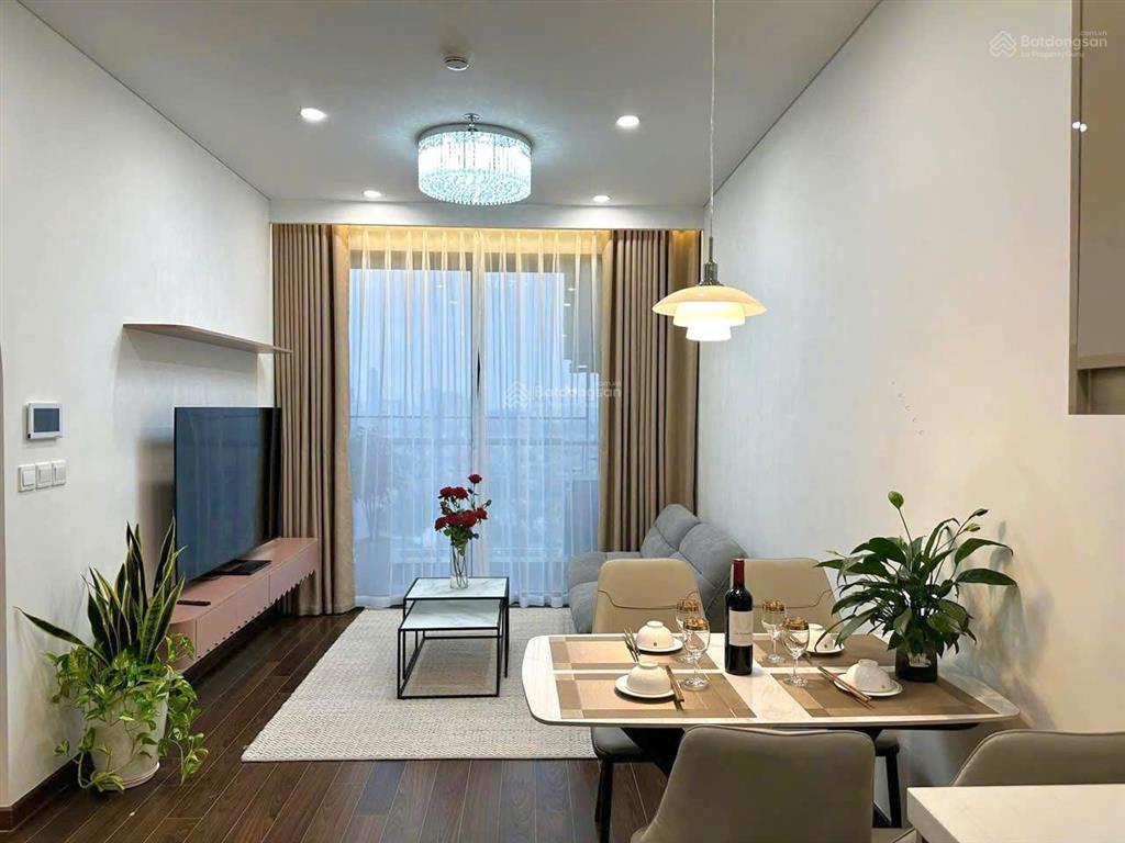 Cc bán 2 căn studio masteri căn 30.4m tòa a, 2.5 tỷ và căn 33m, tòa b view hồ 3.1 tỷ (đều full đồ)