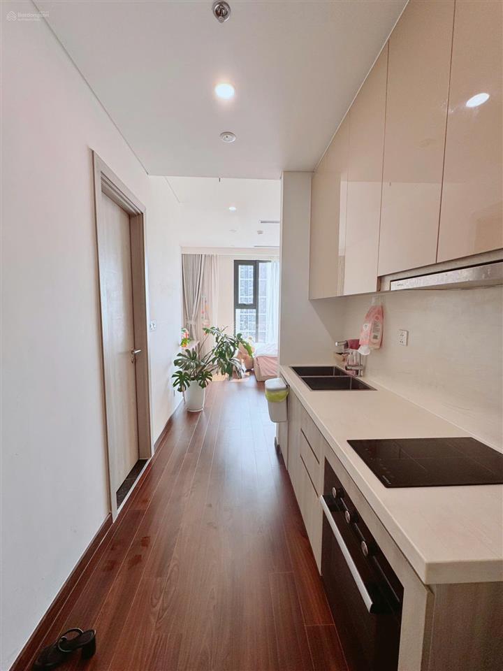 Bán căn hộ "studio" masteri west hight diện tích 28,6m2 nhà full đồ giá 3 tỷ 1 triệu bao phí