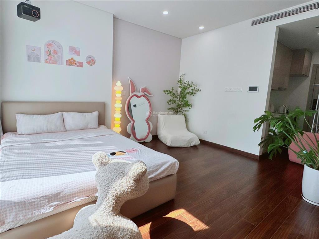 Bán căn hộ "studio" masteri west hight diện tích 28,6m2 nhà full đồ giá 3 tỷ 1 triệu bao phí