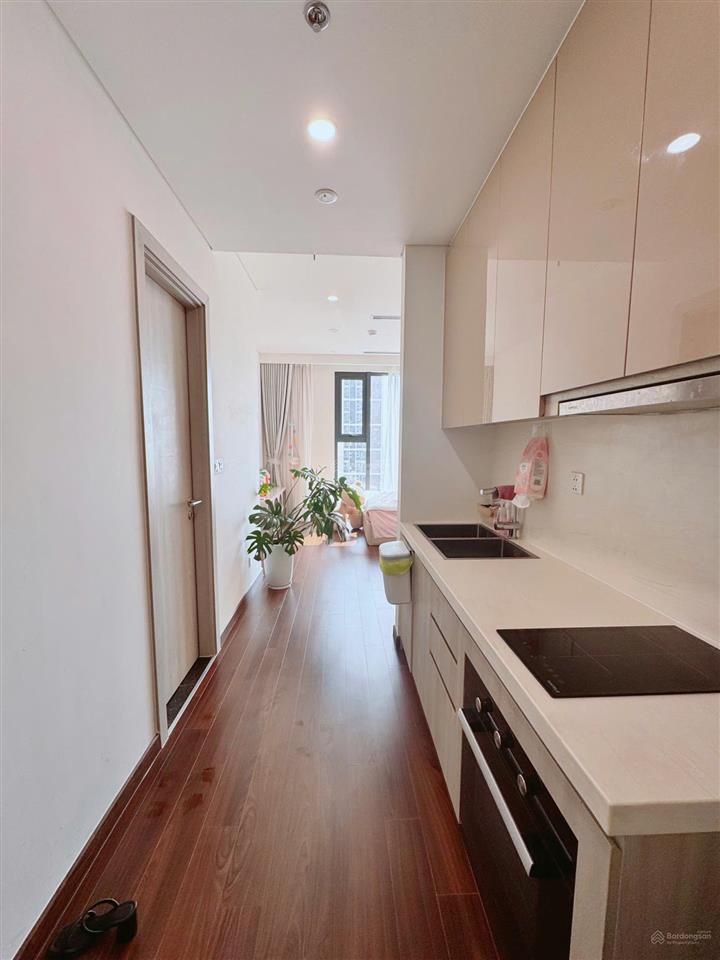 Bán căn hộ "studio" masteri west hight nhà đầy đủ đồ mới tầm view thoáng, giá 2.9 tỷ bao phí