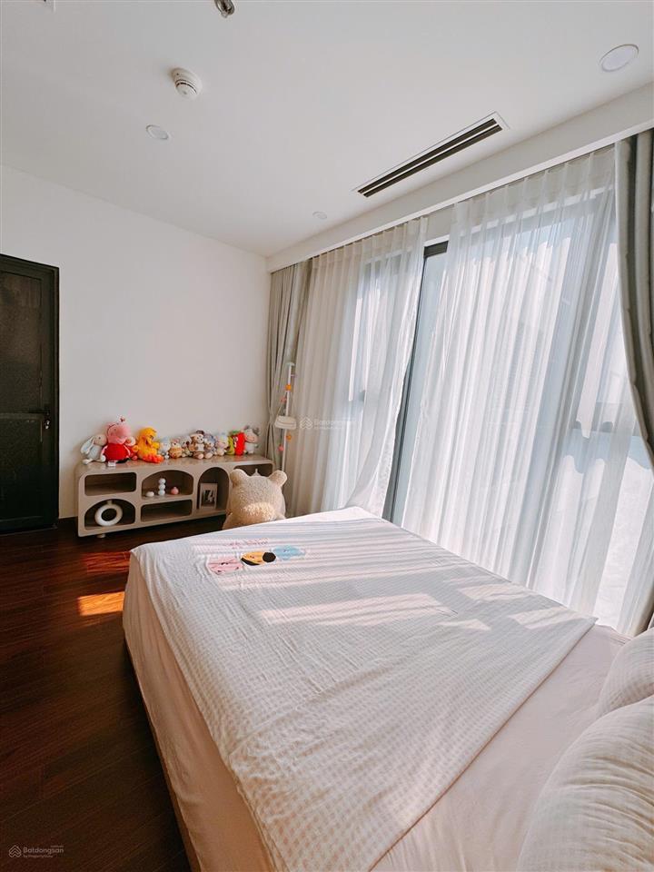 Bán căn hộ "studio" masteri west hight nhà đầy đủ đồ mới tầm view thoáng, giá 2.9 tỷ bao phí