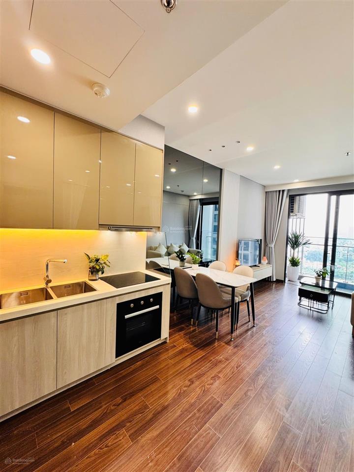 Bán căn 1n + masteri west heights diện tích 41,9m2 nhà đầy đủ nội thất sẵn sổ giá 3tỷ500tr view hồ