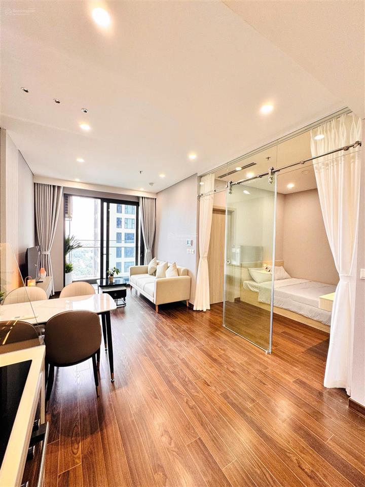 Bán căn 1n + masteri west heights diện tích 41,9m2 nhà đầy đủ nội thất sẵn sổ giá 3tỷ500tr view hồ