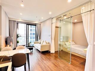 Bán căn 1n + masteri west heights diện tích 41,9m2 nhà đầy đủ nội thất sẵn sổ giá 3tỷ800tr view hồ