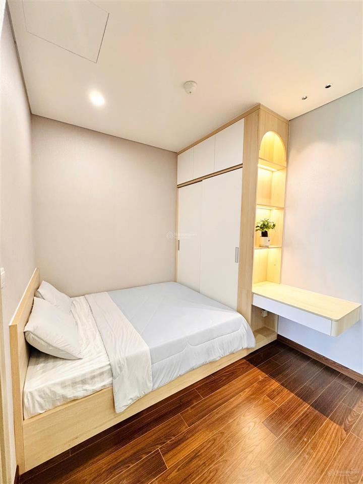 Bán căn 1n + masteri west heights diện tích 41,9m2 nhà đầy đủ nội thất sẵn sổ giá 3tỷ500tr view hồ
