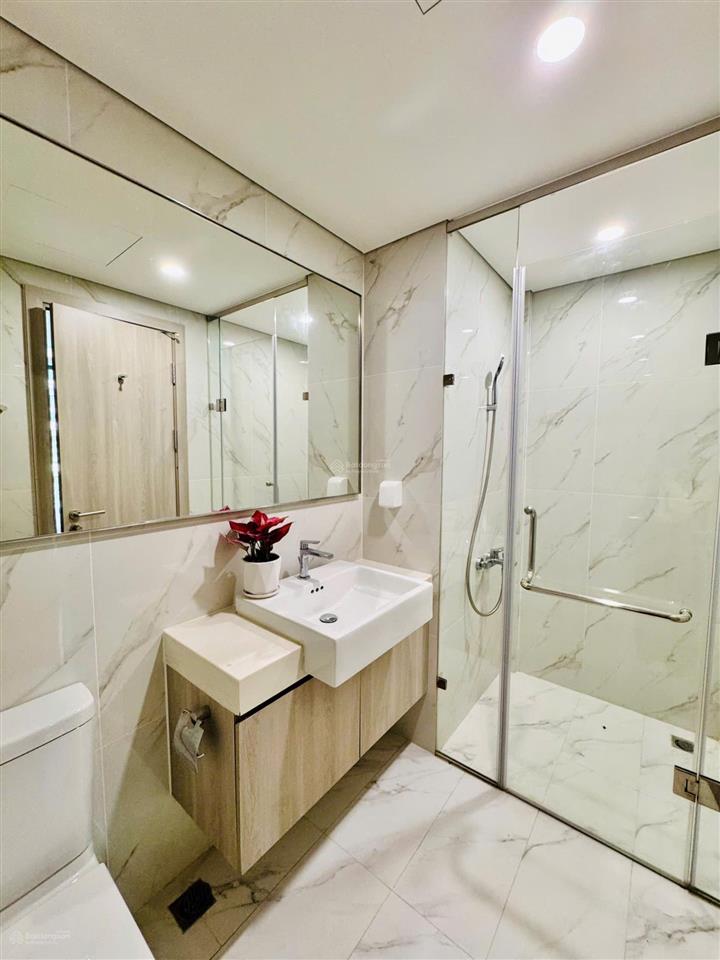 Studio cao cấp tòa masteri căn 30,4m tòa a, 2,4 tỷ và căn 33m, tòa b view hồ 2,9 tỷ chủ bán gấp ạ!