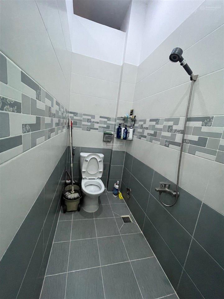 Nhà gần phạm hùng, trung tâm q8, hxh kia tới cửa, 3 tầng, 4pn, 4wc, chỉ 6,6 tỷ