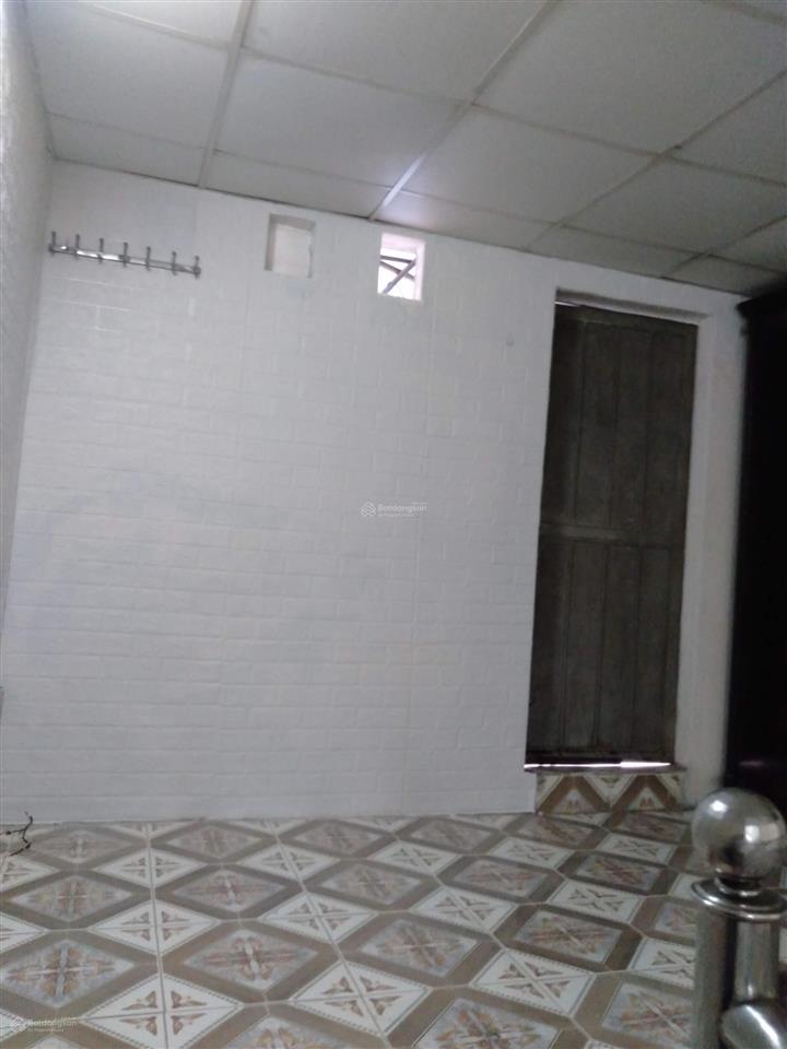Cho thuê nhà cấp 4 có gác xép ở được, 2pn, 1wc, 1 bếp