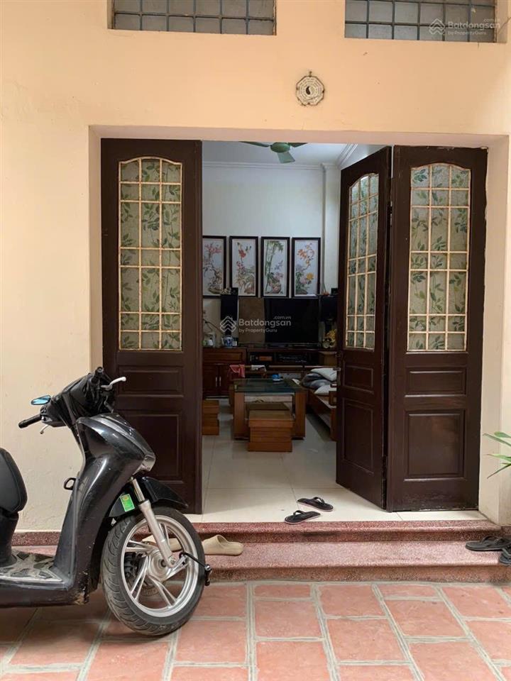 Nhà riêng chính chủ sổ đỏ gần hồ tây 2 mặt tiền