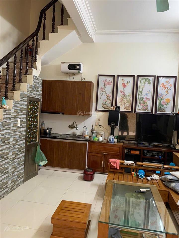 Nhà riêng chính chủ sổ đỏ gần hồ tây 2 mặt tiền