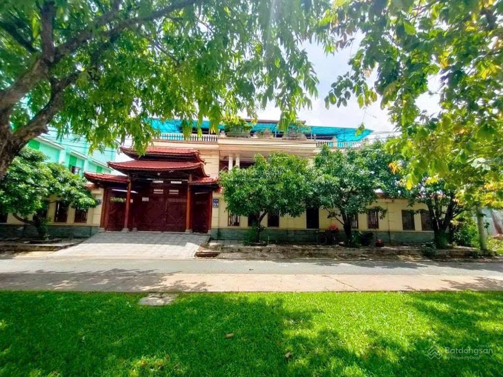 Biệt thự gỗ vip đường an dương vương giáp q6 dt sổ 660m2 full thổ + 240m2 phía sau chưa vào sổ