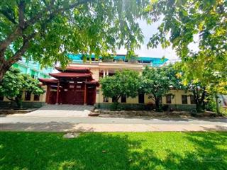 Biệt thự gỗ vip đường an dương vương giáp q6 dt sổ 660m2 full thổ + 240m2 phía sau chưa vào sổ