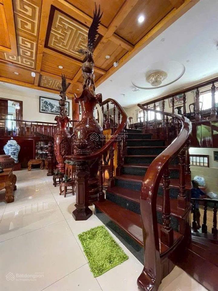 Biệt thự gỗ vip đường an dương vương giáp q6 dt sổ 660m2 full thổ + 240m2 phía sau chưa vào sổ