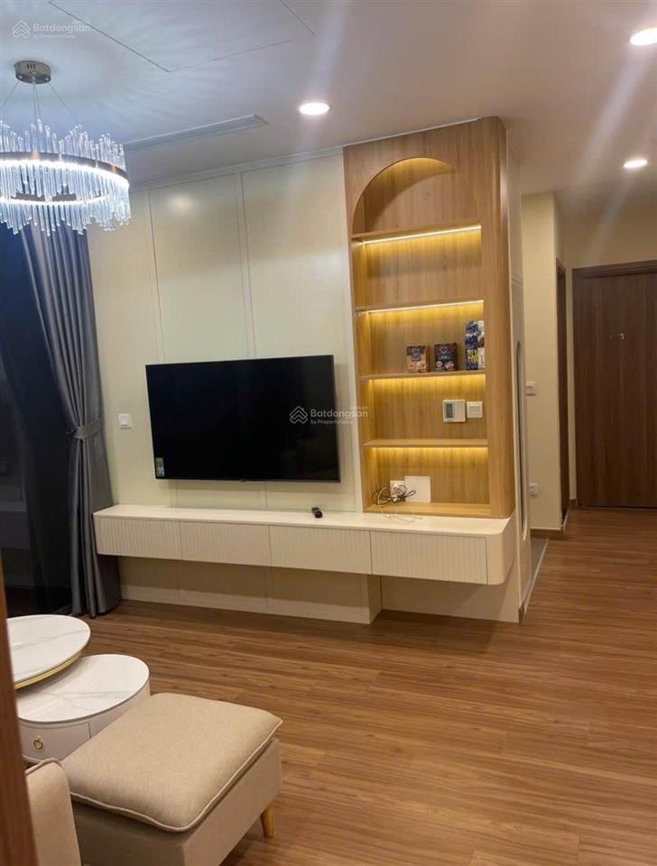 Bán gấp căn hộ eco green saigon, sổ hồng riêng 75m2