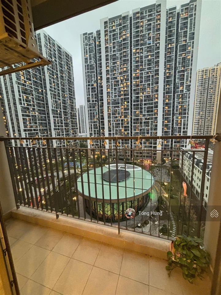 Bán gấp căn studio  the sakura vinhomes smart city , 2,2 tỷ, 25m2, full nội thất gỗ an cường