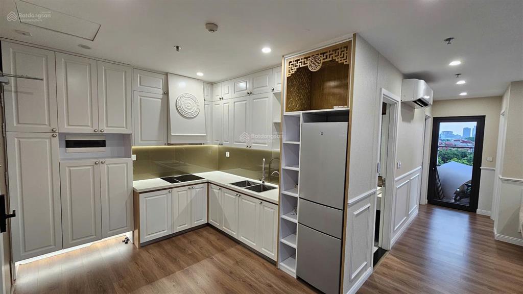 Chính chủ gửi bán căn góc 2n+, 64m2, vinhomes smart city, đông nam, giá 3.8 tỷ, full nội thất