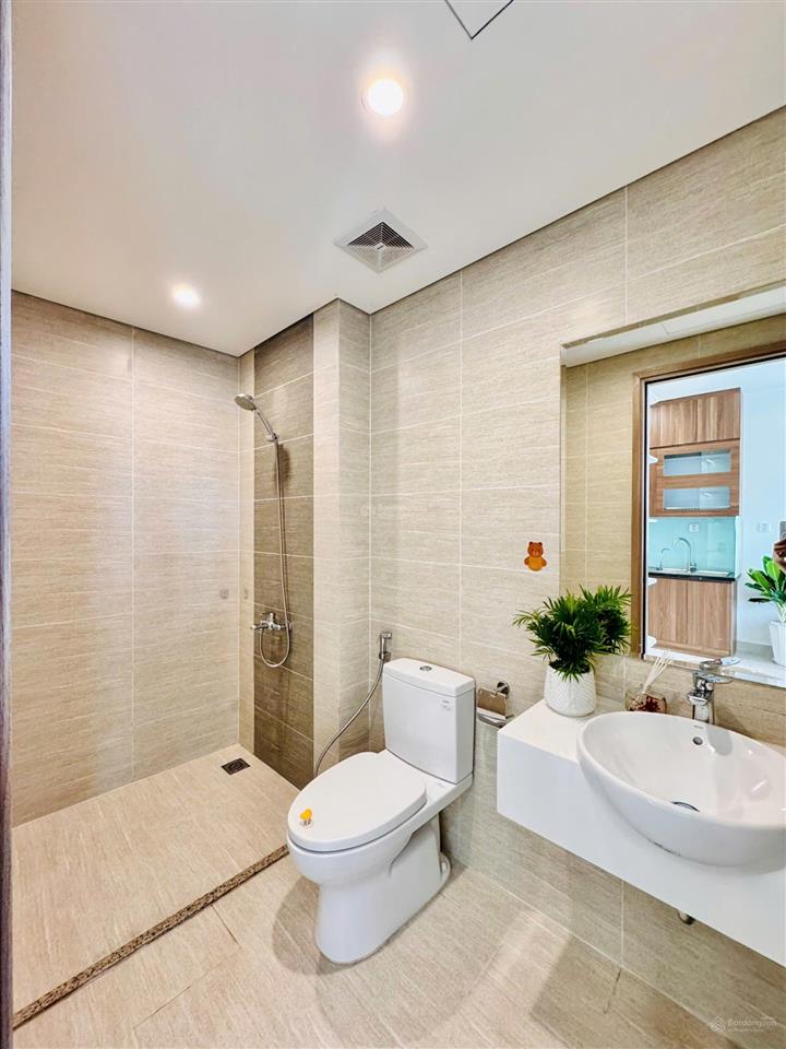 Bán gấp căn studio  the sapphire smart city, 1,8 tỷ, ban công thoáng, full nội thất