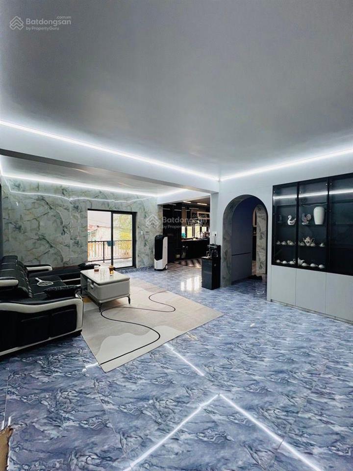 Giảm mạnh 5 tỷ biệt thự 4 tầng lô góc 3 mặt tiền ngang 9m (180m2) đối diện bến xe q8, giá 16,9 tỷ