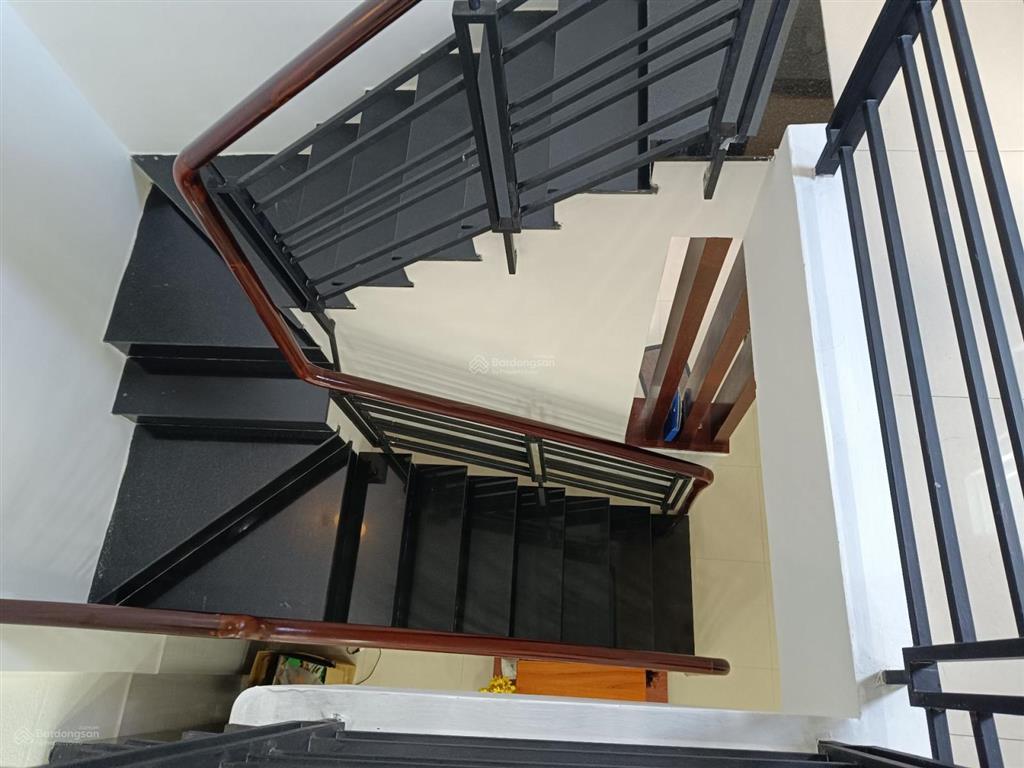 Xe tải tránh, xe hơi ngủ trong nhà, 3 tầng (4x17,5), phạm hùng gần nhà thờ nam hải, quận 8