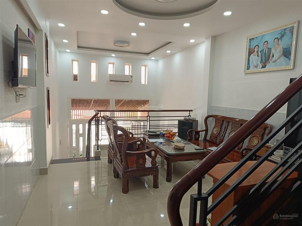 Xe tải tránh, xe hơi ngủ trong nhà, 3 tầng (4x17,5), phạm hùng gần nhà thờ nam hải, quận 8