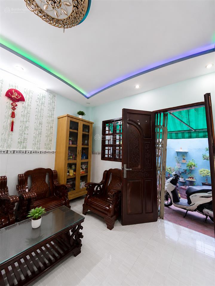 Xe hơi trong nhà lô góc tùng thiện vương (5x15m) sát cầu chà và quận 8