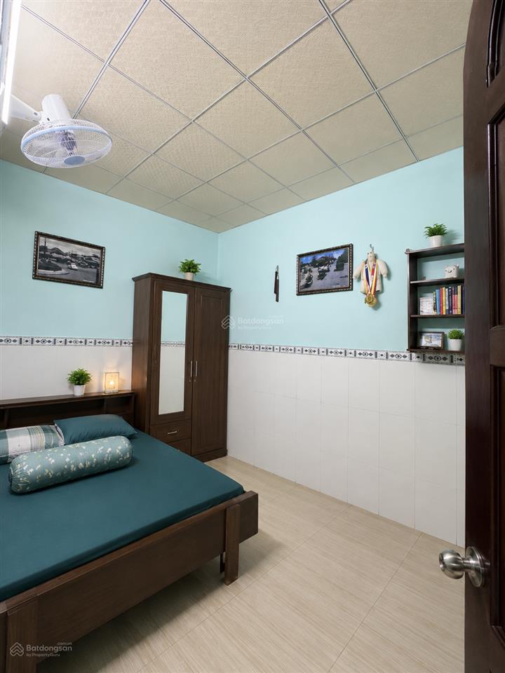 Xe hơi trong nhà lô góc tùng thiện vương (5x15m) sát cầu chà và quận 8