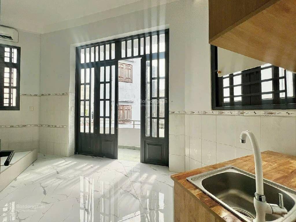 Ngang siêu khủng 6m dòng tiền 20tr/tháng nhà 4 tầng bông sao ngay trung tâm quận 8 giá 6 tỷ nở hậu