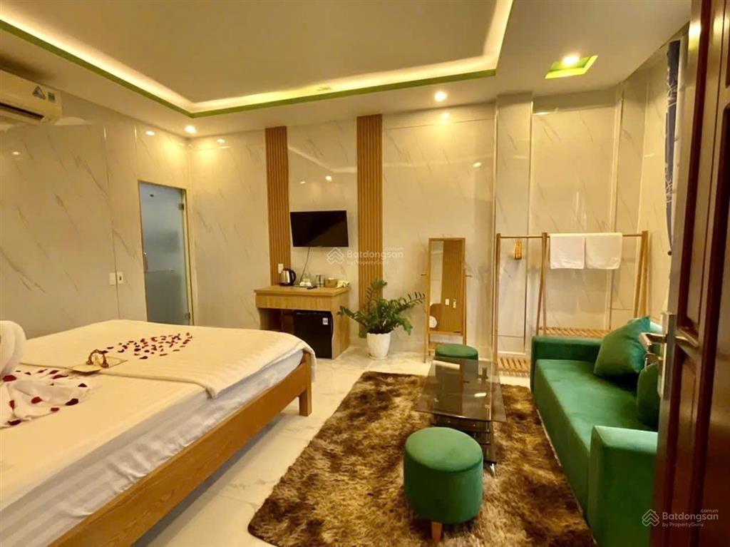 Cơ hội sở hữu nhà 3 tầng cực đẹp, mặt tiền đào duy từ, hội an, 125m2, giá chỉ 16,x tỷ