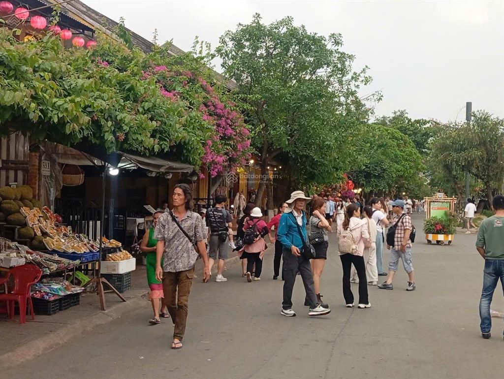 Cực rẻ, mt lê hồng phong, sát trung tâm hội an, 290m2, giá chỉ hơn 40tr/m2