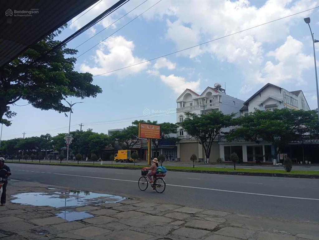Mt trần hưng đạo, sát fpt, 565m2, ngang 19m, thêm 400m2 ngoài sổ, giá chỉ 40 tỷ