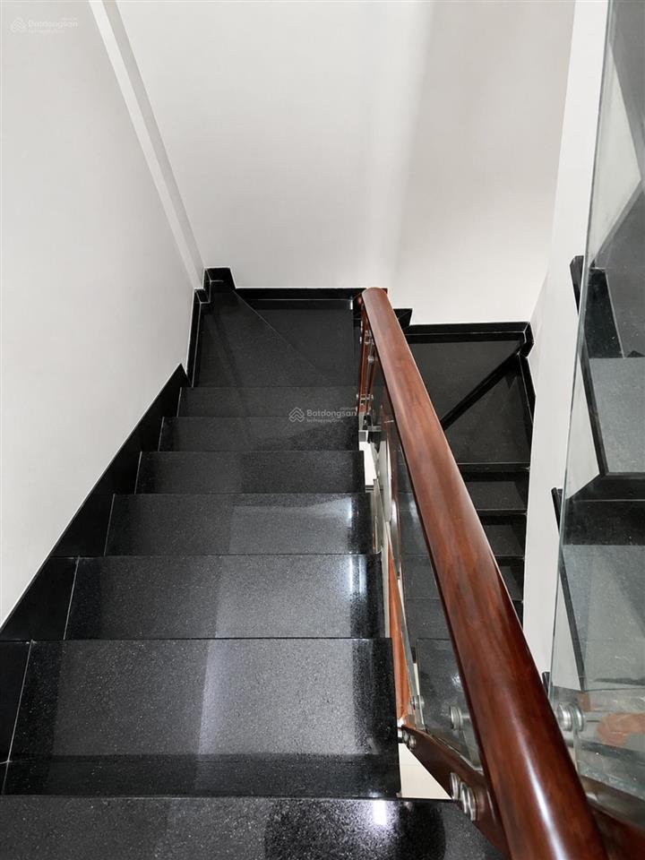 Nhà quận 10 khu thành thái  5 tầng  hẻm ô tô thẳng  diện tích 37 m2  đất vuông  chỉ hơn 8 tỷ