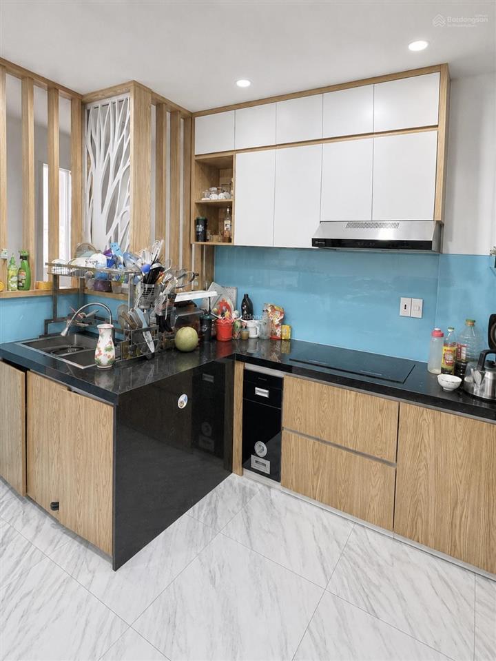Nhà quận 10 khu thành thái  5 tầng  hẻm ô tô thẳng  diện tích 37 m2  đất vuông  chỉ hơn 8 tỷ