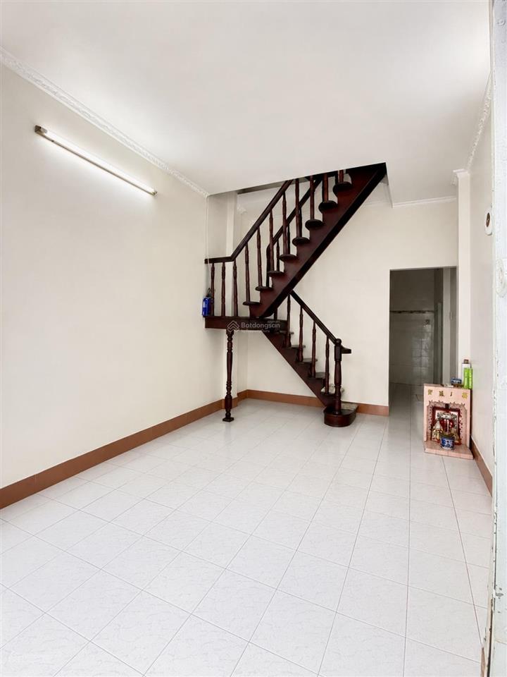 Nhà quận 10  diện tích 44,1 m2  4 phòng ngủ  4 nhà vệ sinh  hẻm ba gác thông  chỉ hơn 5 tỷ