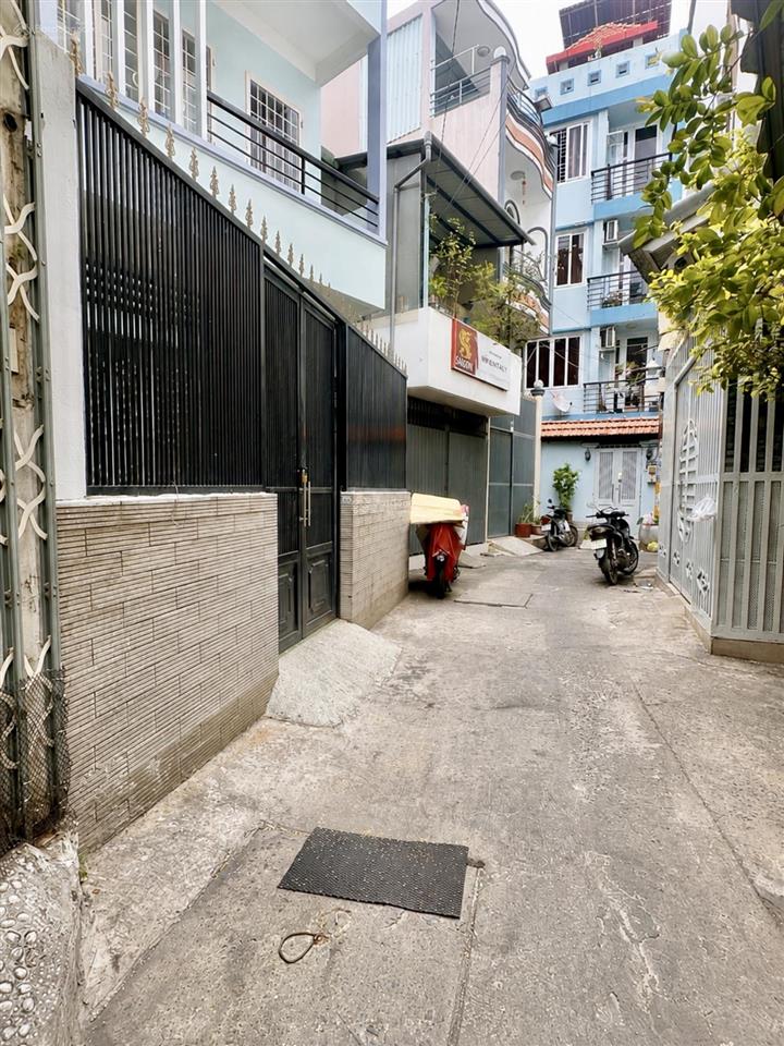 Nhà quận 10  diện tích 44,1 m2  4 phòng ngủ  4 nhà vệ sinh  hẻm ba gác thông  chỉ hơn 5 tỷ