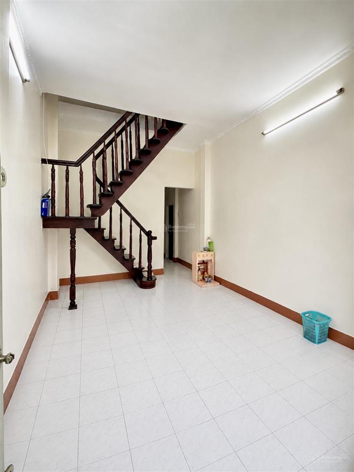 Nhà quận 10  diện tích 44,1 m2  4 phòng ngủ  4 nhà vệ sinh  hẻm ba gác thông  chỉ hơn 5 tỷ