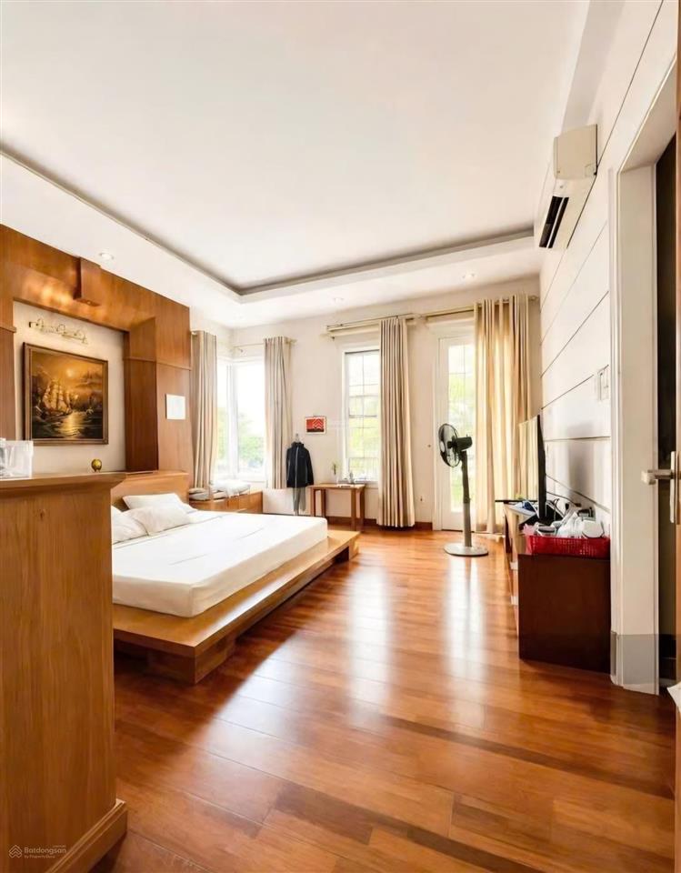 Nhà bán khu gia hòa căn góc 2 mặt tiền view sông, chỉ 24 tỷ!