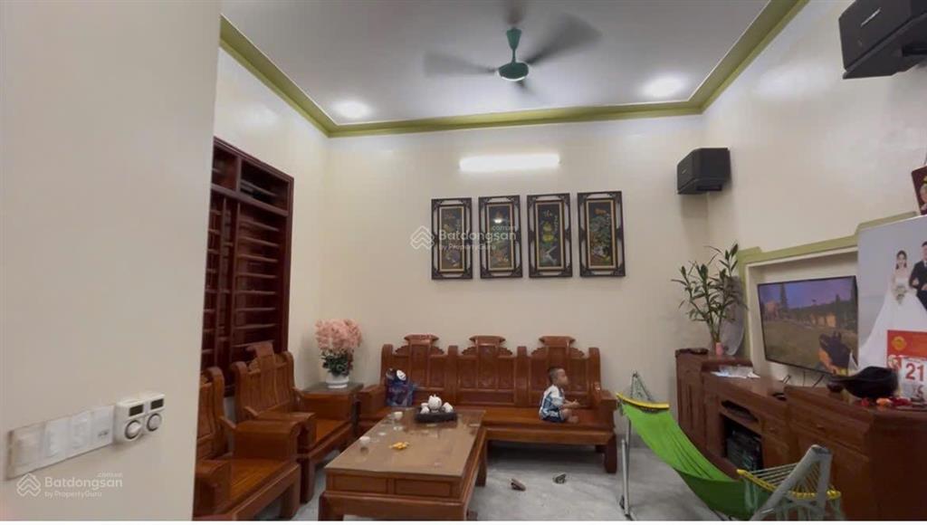 Mời thuê nhà nguyên căn  2 tầng  full đồ  gần dbg thái nguyên  giá tốt