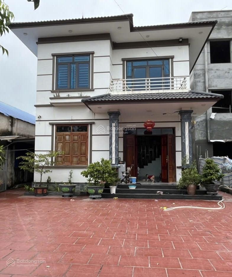 Mời thuê nhà nguyên căn  2 tầng  full đồ  gần dbg thái nguyên  giá tốt