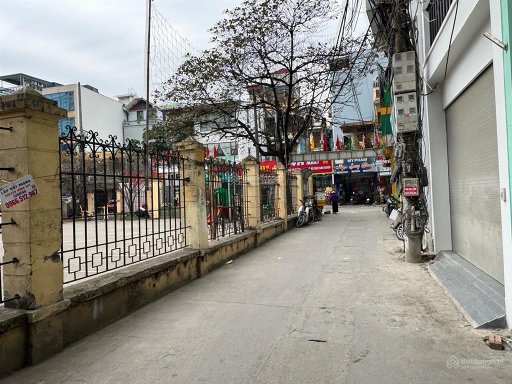 Đất xuân đỉnh mt 12m ô tô đỗ cửa