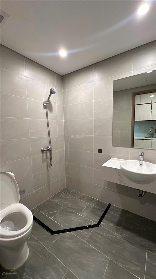 Cần bán căn hộ studio toà gần vincom  toà bs, 2,1 tỷ, diện tích to hơn căn khác 5m2