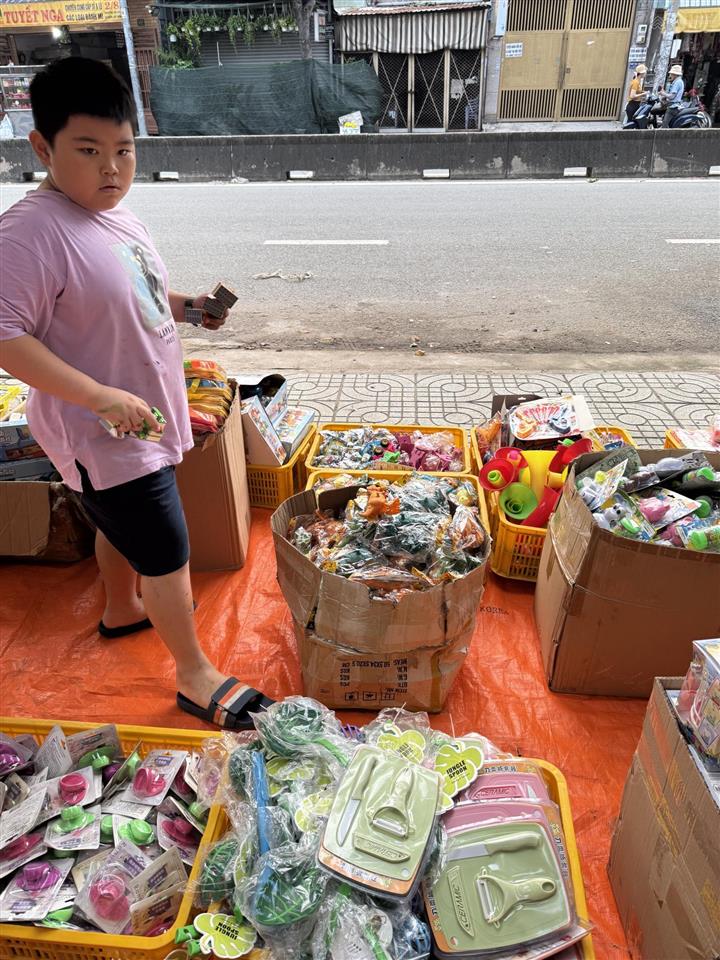 Chính chủ bán nhà mặt tiền 6 x30m, xây dựng 7 lầu kiên cố